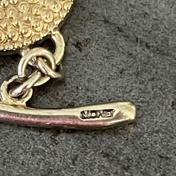 Signed Monet Green Life Saver Gold Tone Circle Bracelet Toggle Clasp 7.5”L - Picture 6 of 9